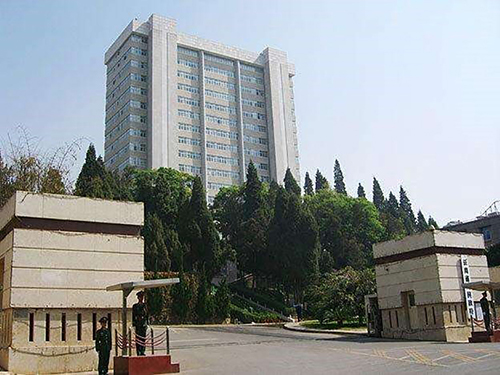 1、云南省人民政府辦公園區(qū)監(jiān)控報警系統(tǒng)升級改造項目500px.jpg